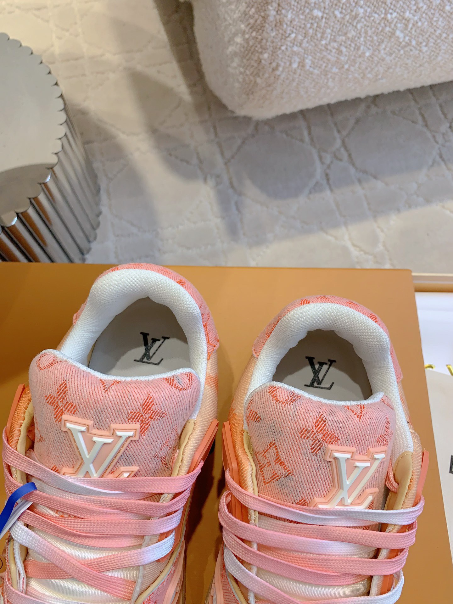 LV Style Leather Men's Shoes style reference detail image 6 from source 780764