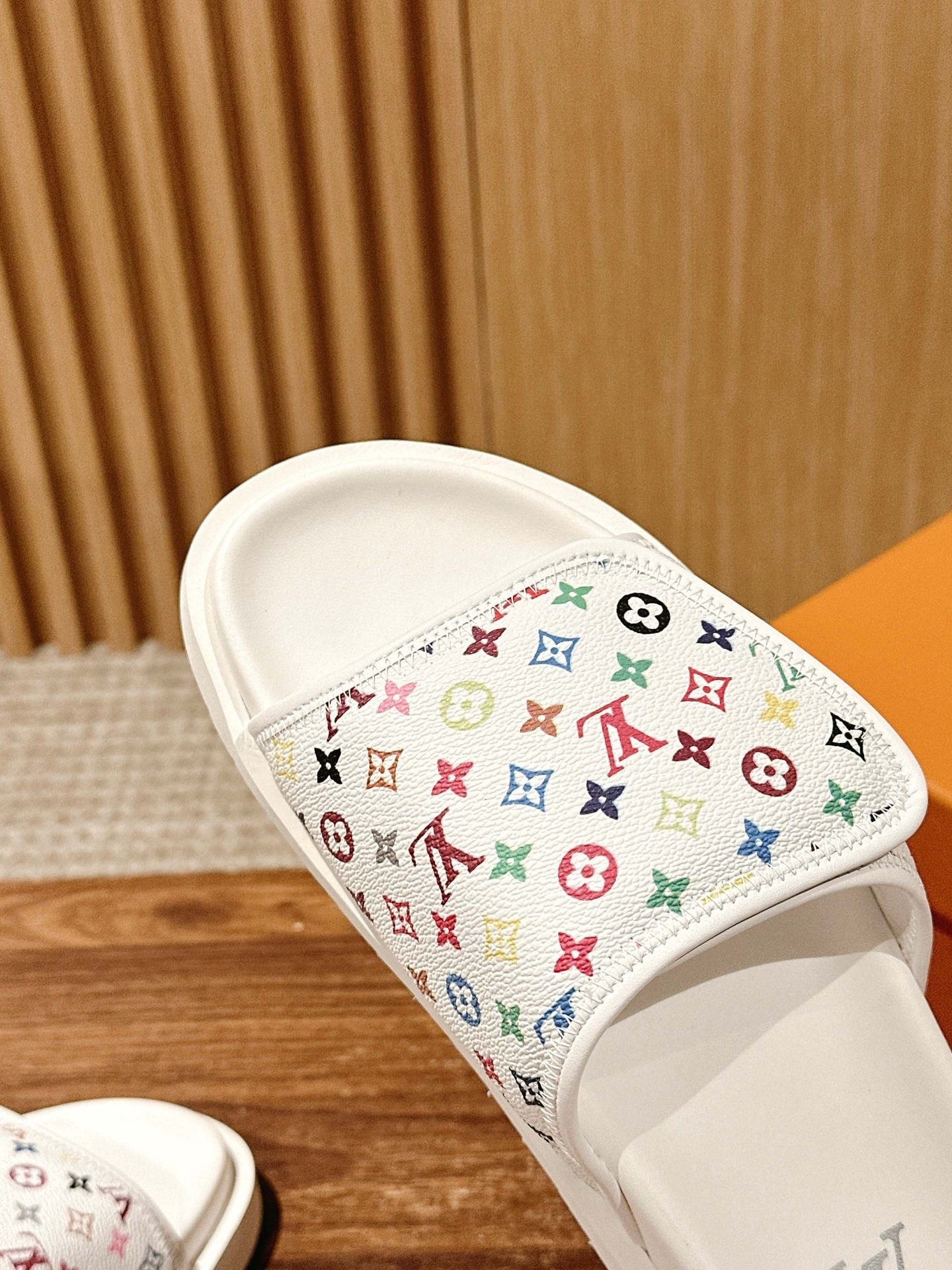 LV Style Leather Men's Shoes style reference detail image 7 from source 780769