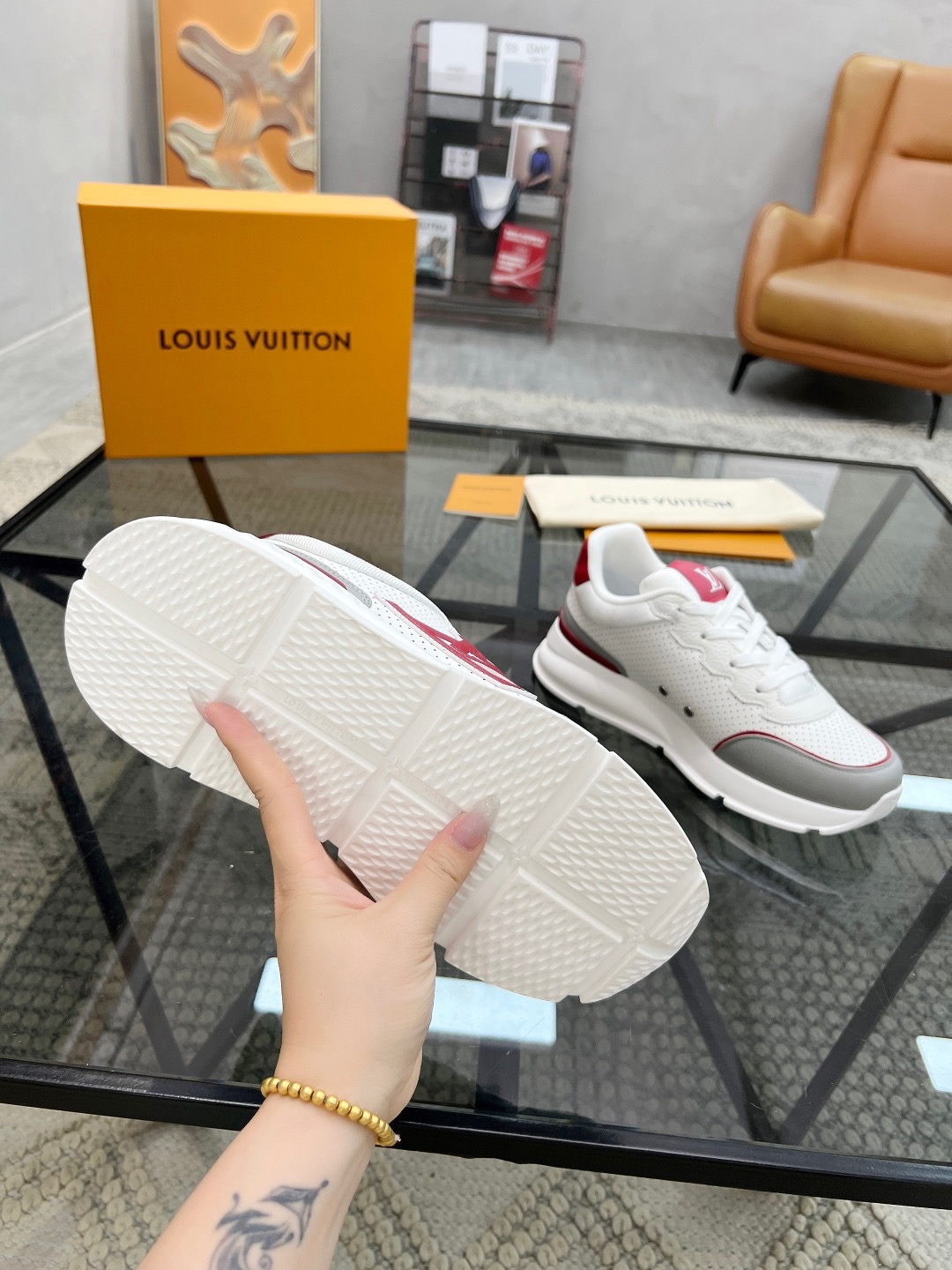 LV Style Leather Men's Shoes style reference detail image 9 from source 780770