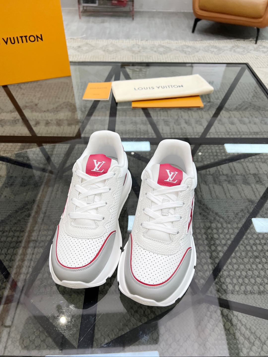 LV Style Leather Men's Shoes style reference detail image 3 from source 780770