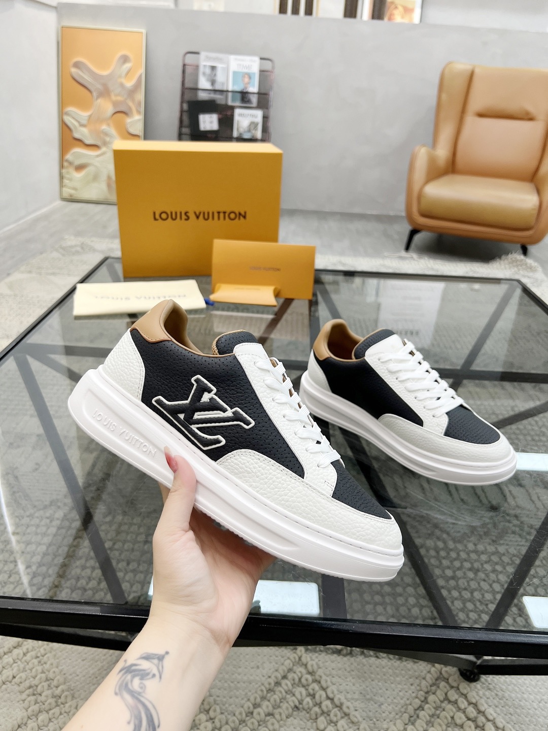 LV Style Leather Men's Shoes style reference detail image 5 from source 780775