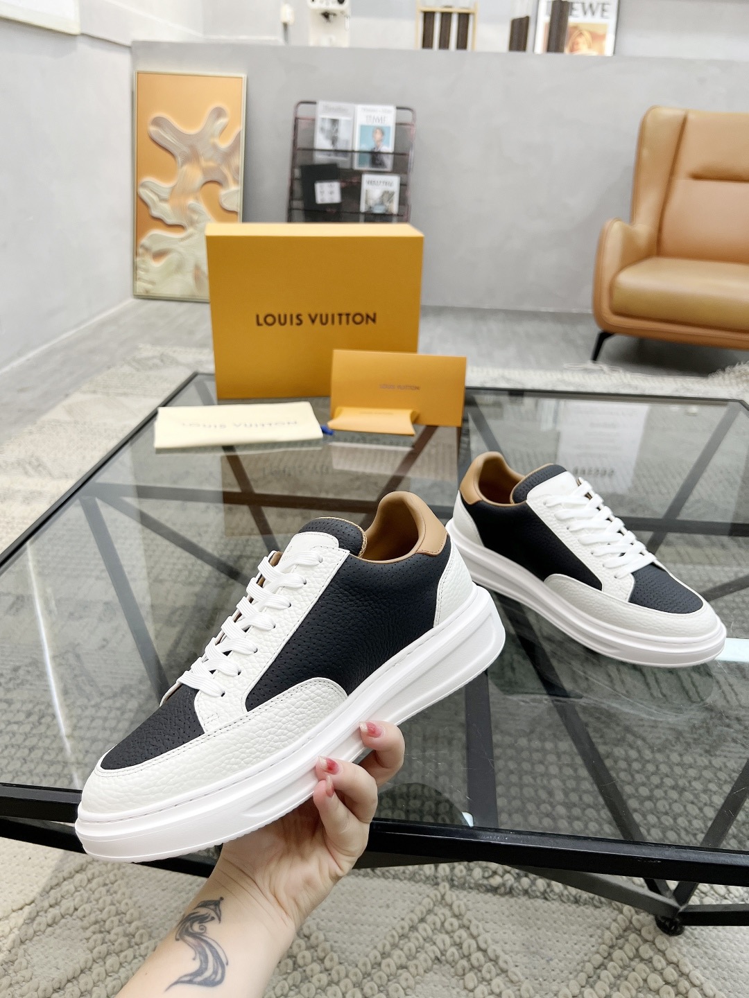 LV Style Leather Men's Shoes style reference detail image 4 from source 780775