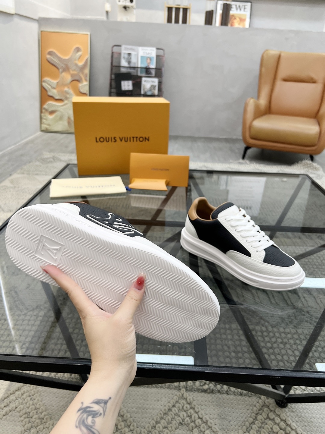 LV Style Leather Men's Shoes style reference detail image 9 from source 780775
