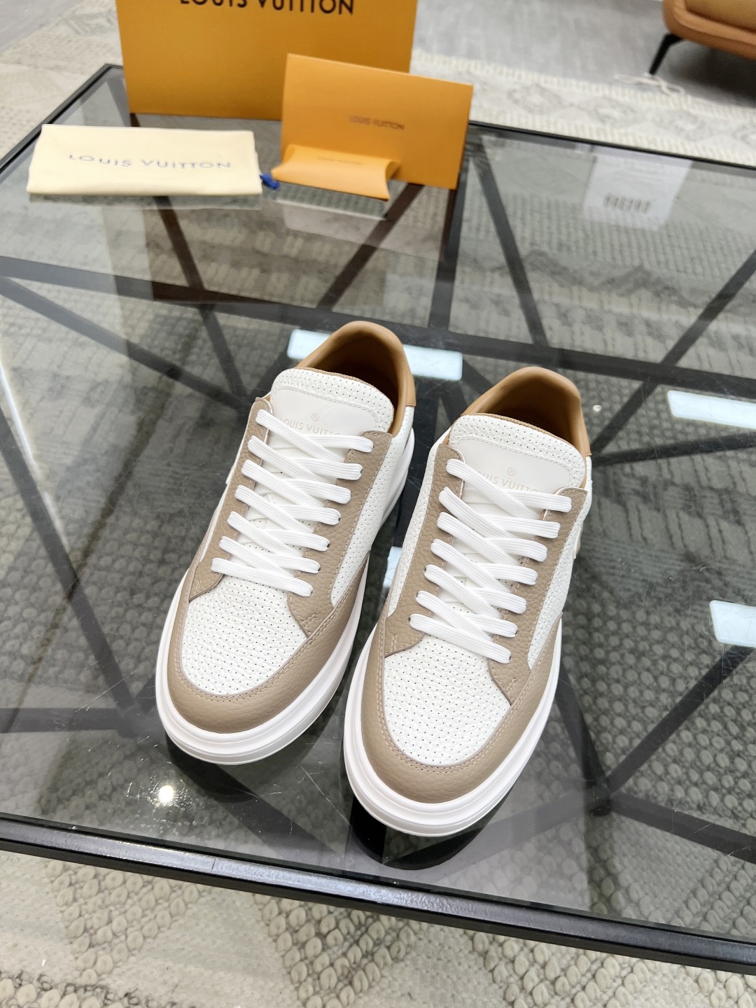 LV Style Leather Men's Shoes style reference detail image 3 from source 780781