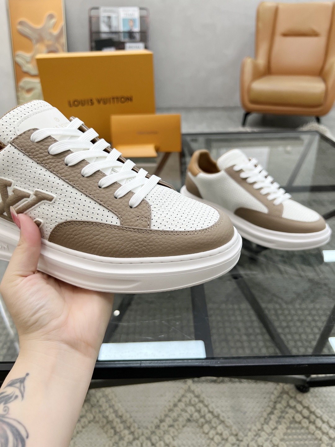 LV Style Leather Men's Shoes style reference detail image 6 from source 780781