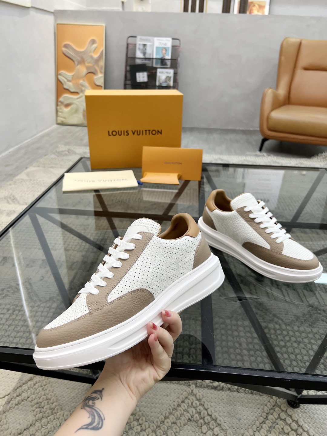 LV Style Leather Men's Shoes style reference detail image 5 from source 780781