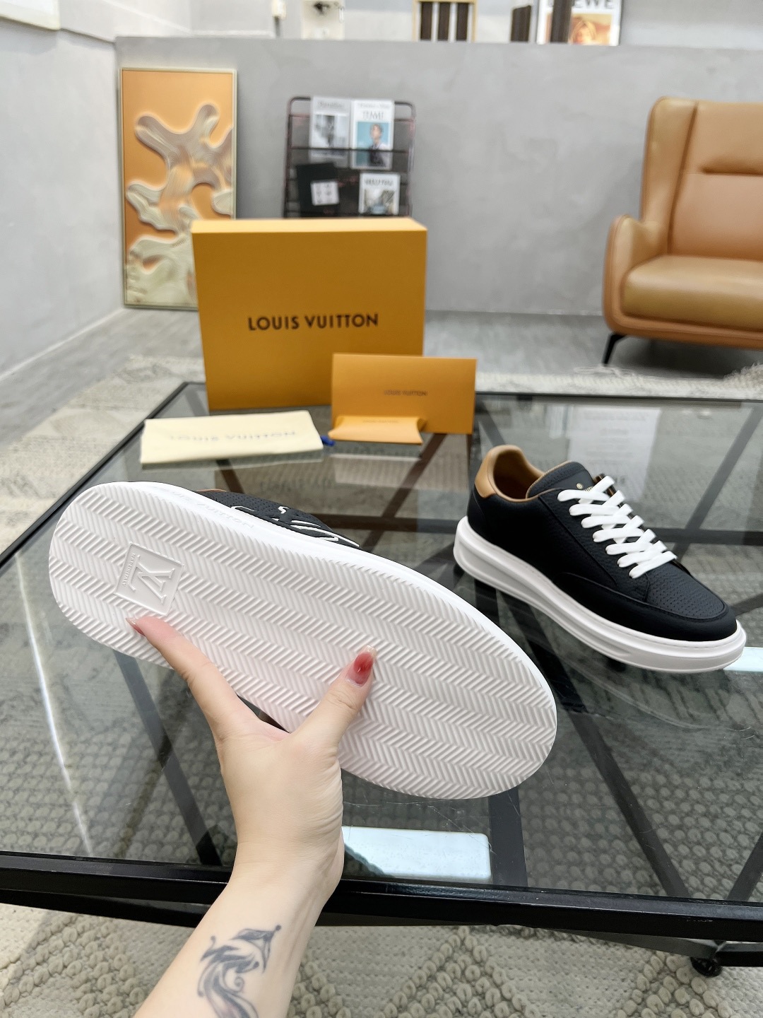 LV Style Leather Men's Shoes style reference detail image 9 from source 780779