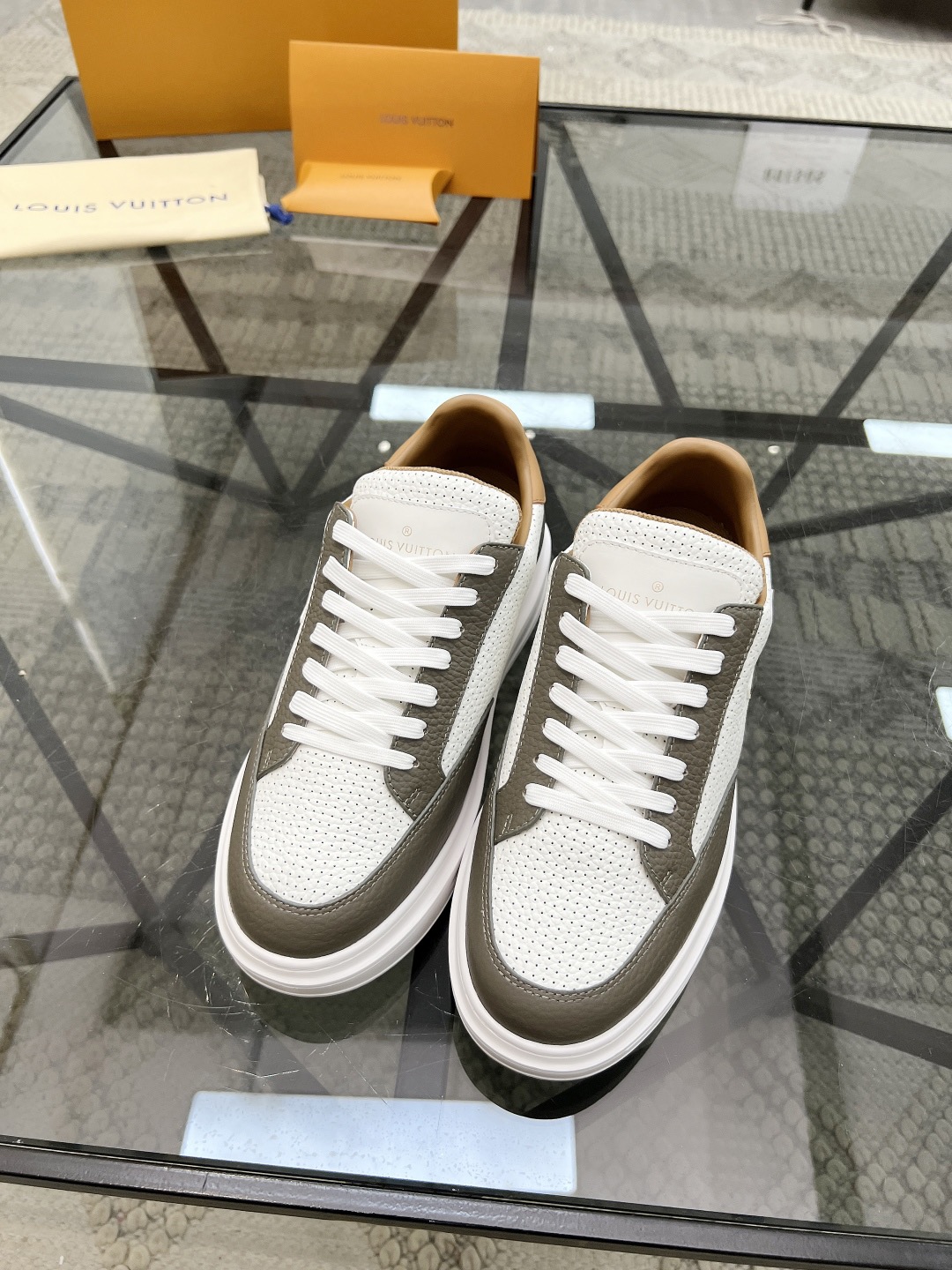 LV Style Leather Men's Shoes style reference detail image 3 from source 780780