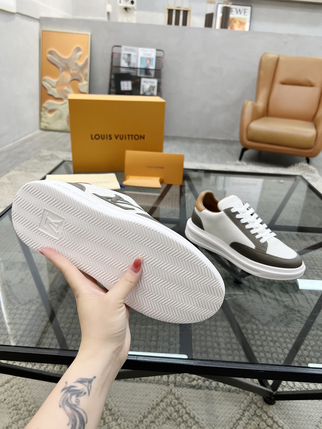 LV Style Leather Men's Shoes style reference detail image 9 from source 780780