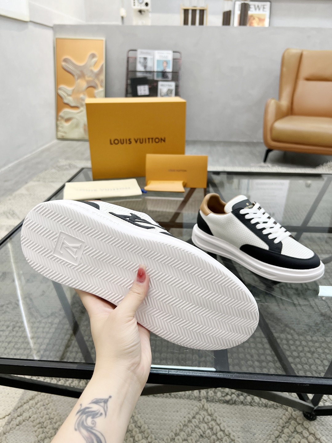LV Style Leather Men's Shoes style reference detail image 9 from source 780777