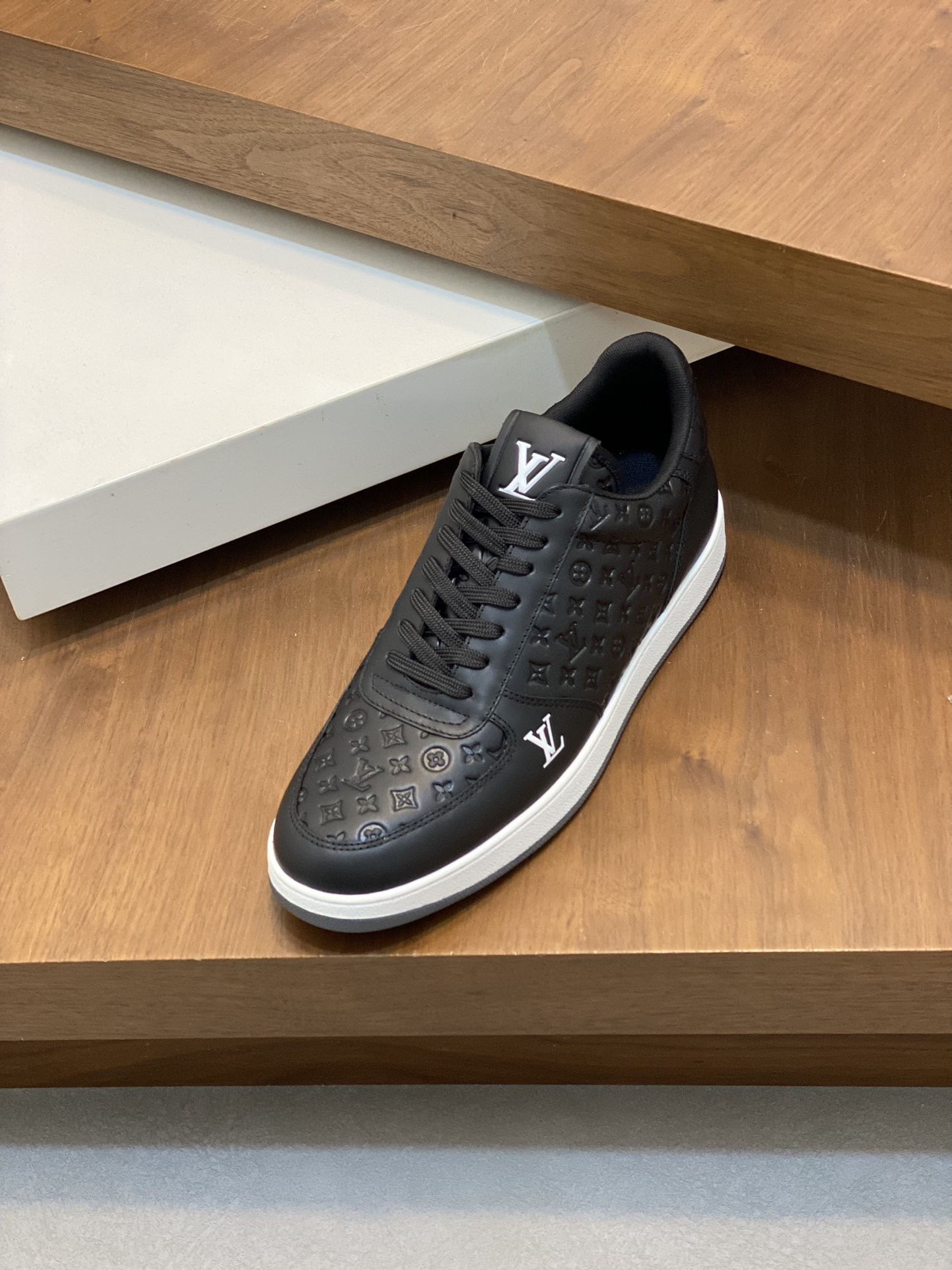 LV Style Leather Men's Shoes style reference detail image 5 from source 780787