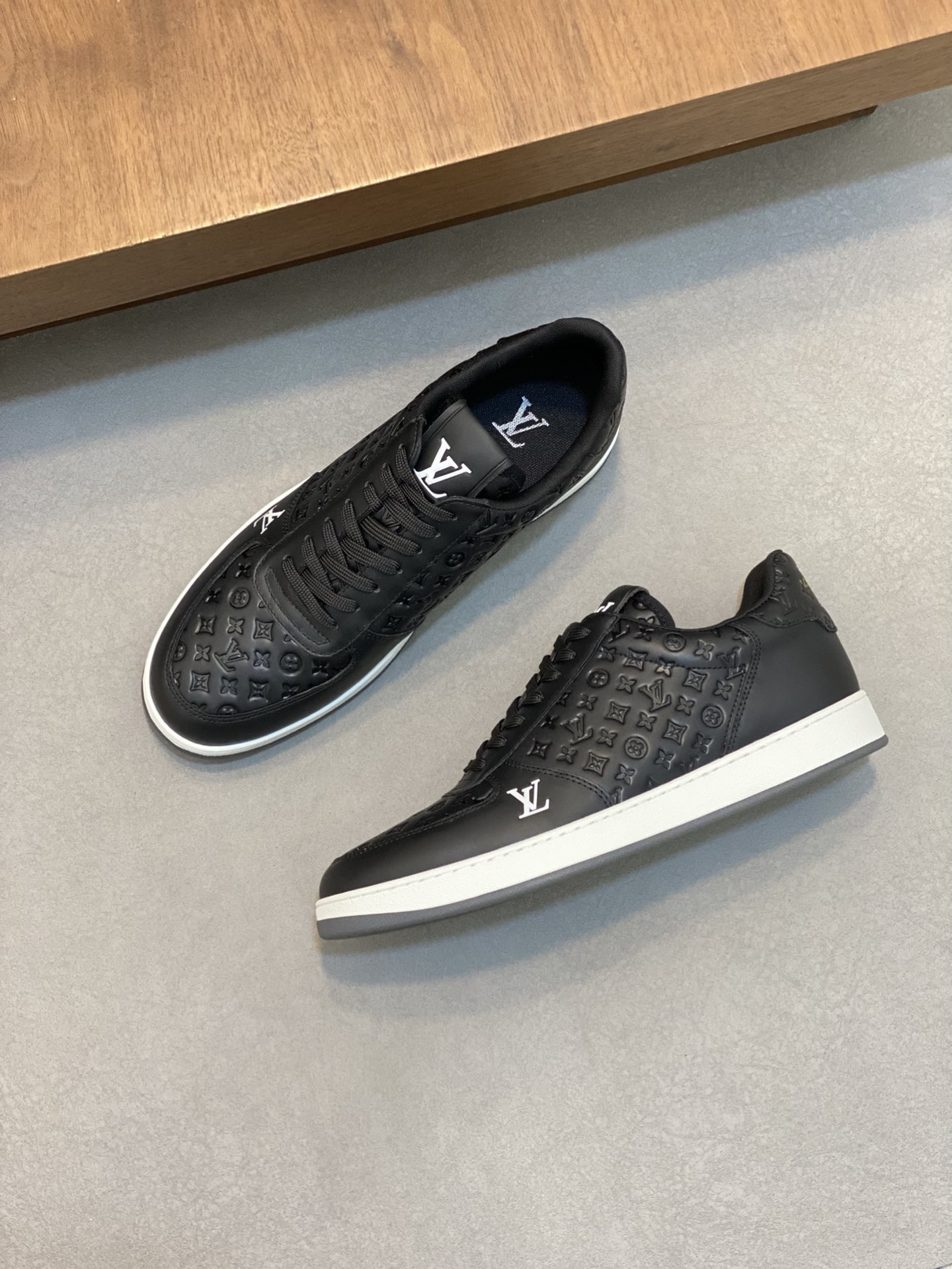LV Style Leather Men's Shoes style reference detail image 8 from source 780787