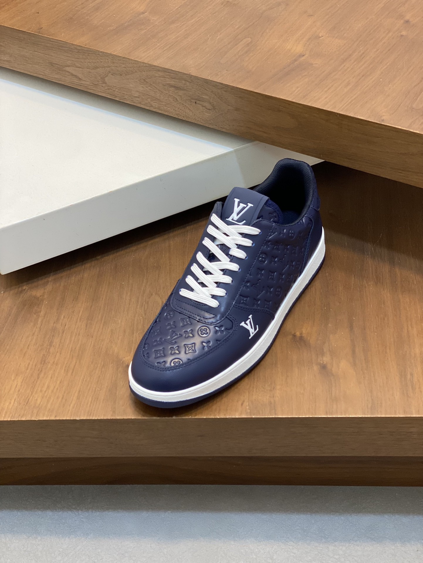 LV Style Leather Men's Shoes style reference detail image 5 from source 780785