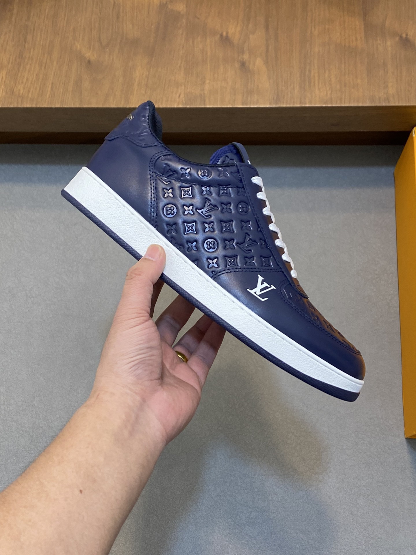LV Style Leather Men's Shoes style reference detail image 4 from source 780785