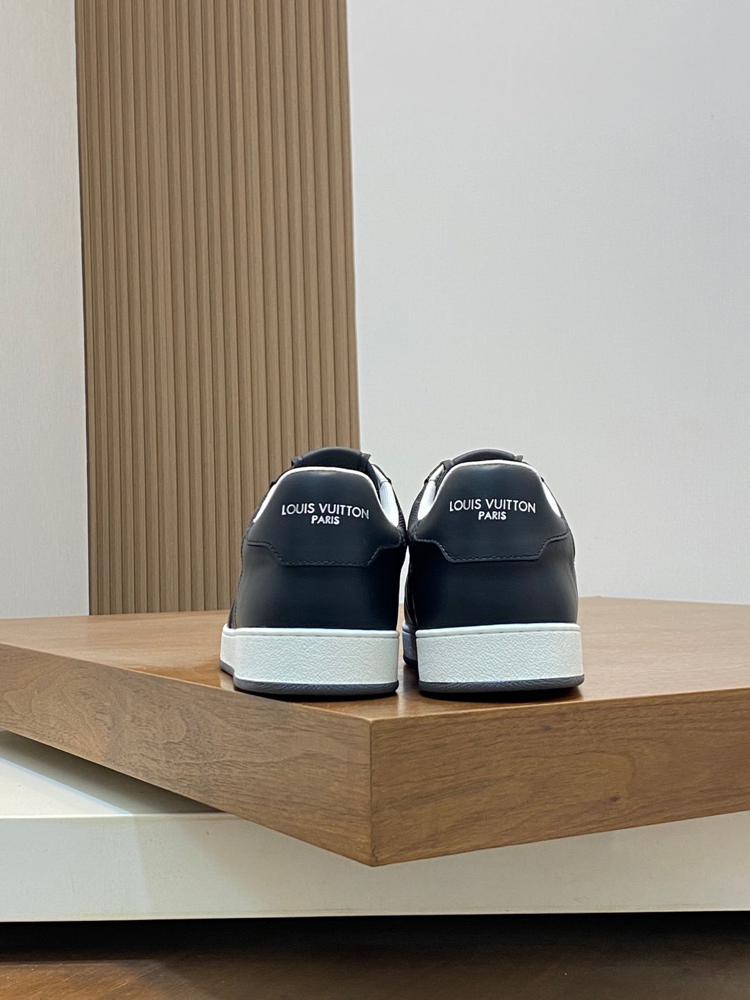 LV Style Leather Men's Shoes style reference detail image 7 from source 780788
