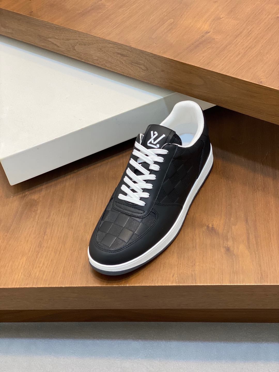 LV Style Leather Men's Shoes style reference detail image 5 from source 780788
