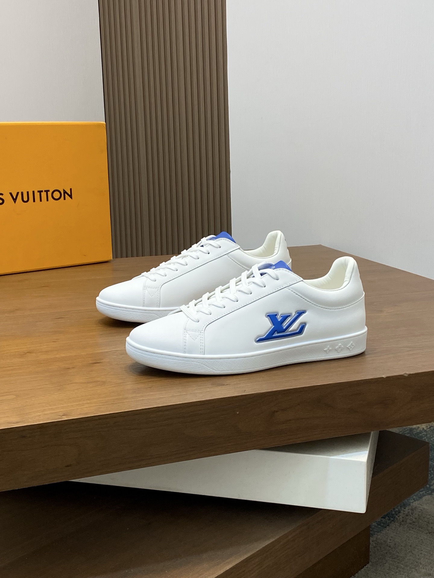LV Style Leather Men's Shoes style reference detail image 3 from source 780790