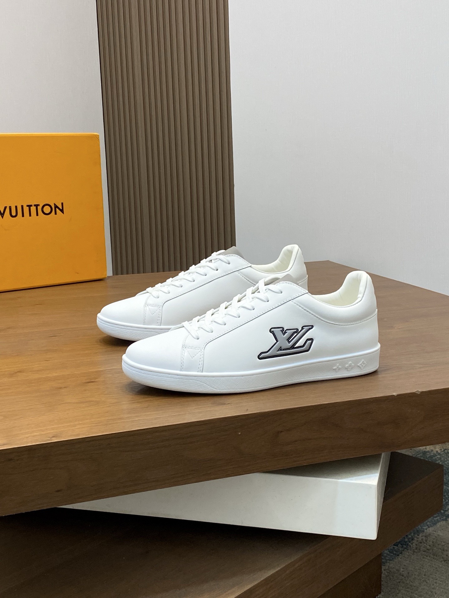 LV Style Leather Men's Shoes style reference detail image 3 from source 780793