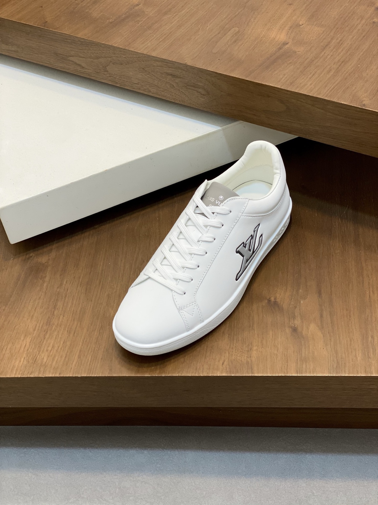 LV Style Leather Men's Shoes style reference detail image 5 from source 780793