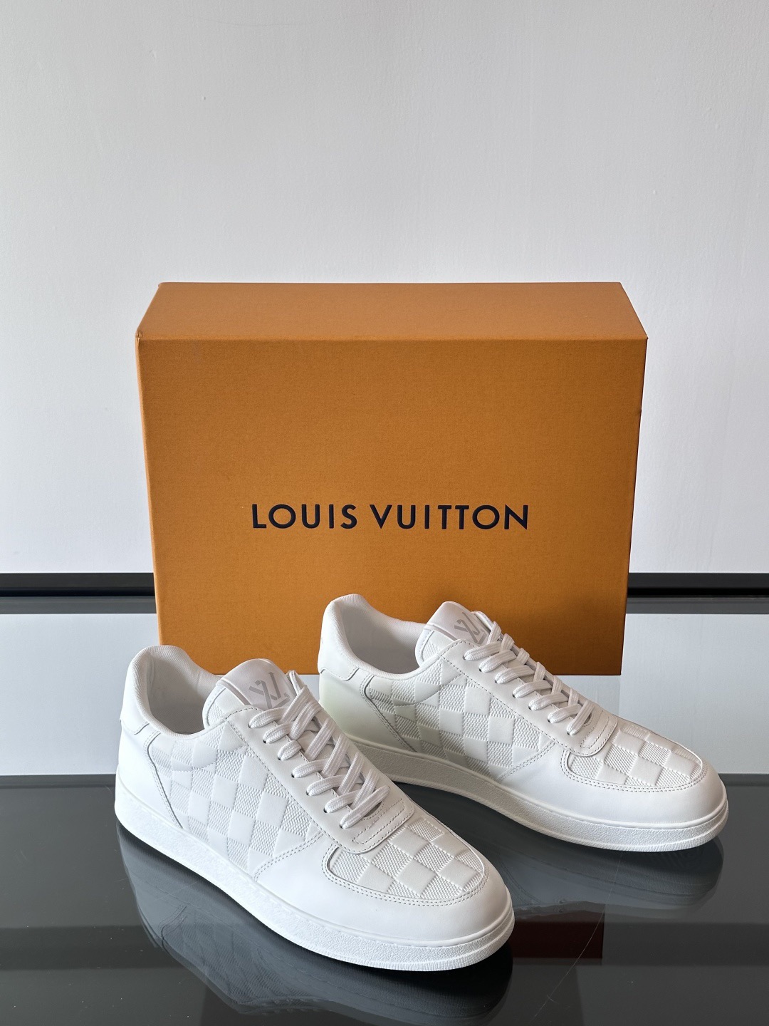 LV Style Leather Men's Shoes style reference detail image 5 from source 780799