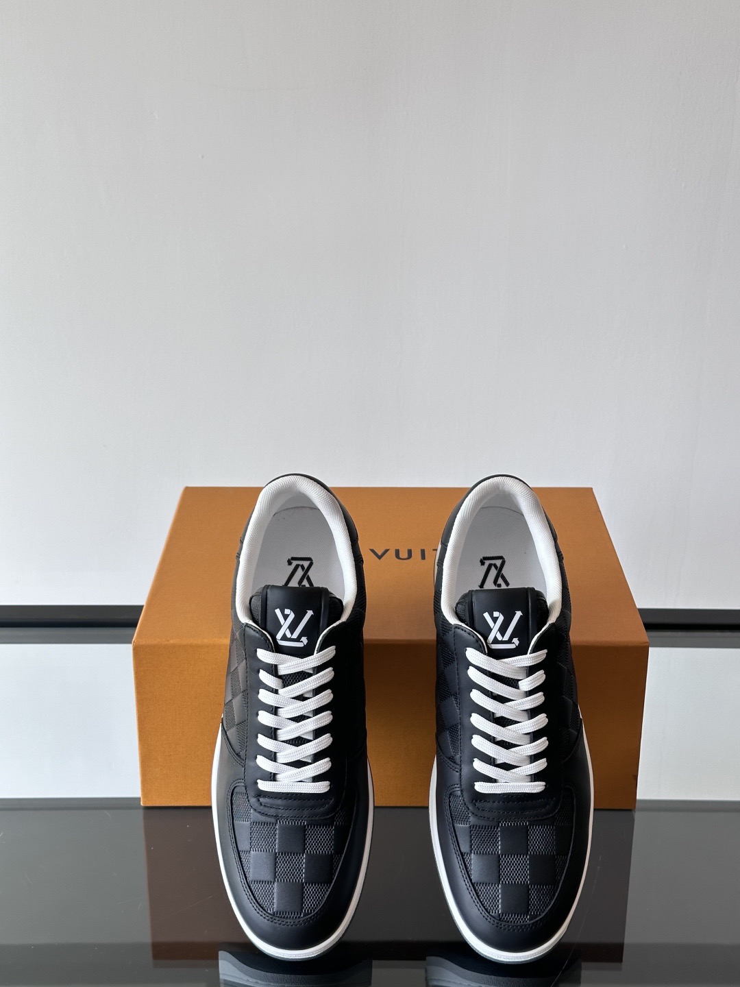 LV Style Leather Men's Shoes style reference detail image 6 from source 780806