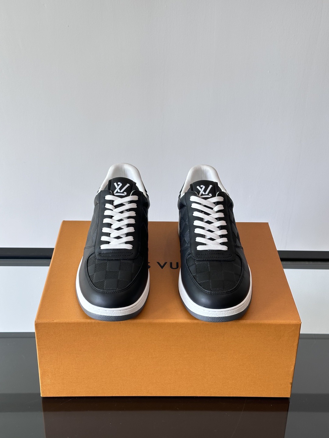 LV Style Leather Men's Shoes Lookbook Reference image 2