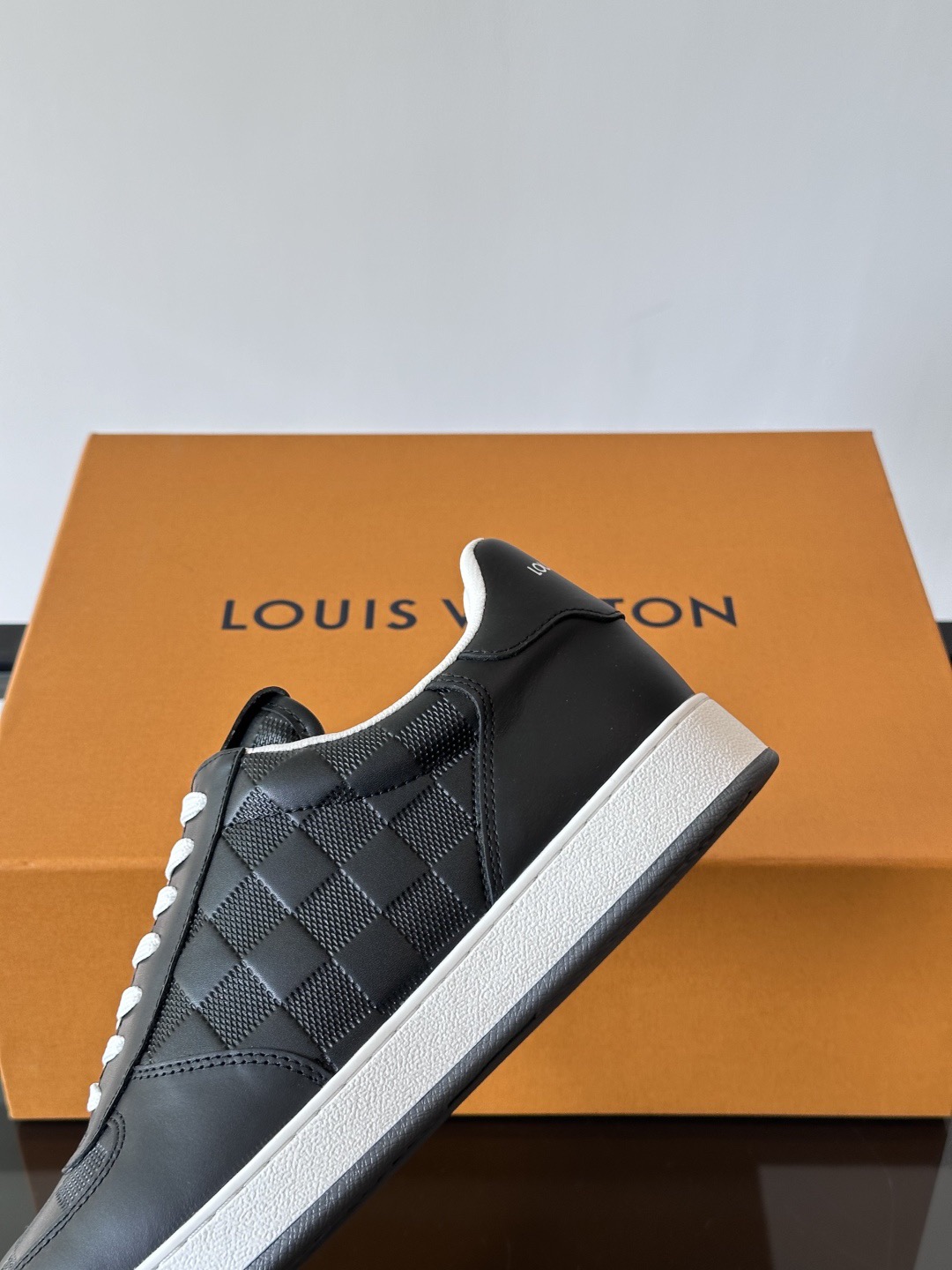 LV Style Leather Men's Shoes style reference detail image 8 from source 780806