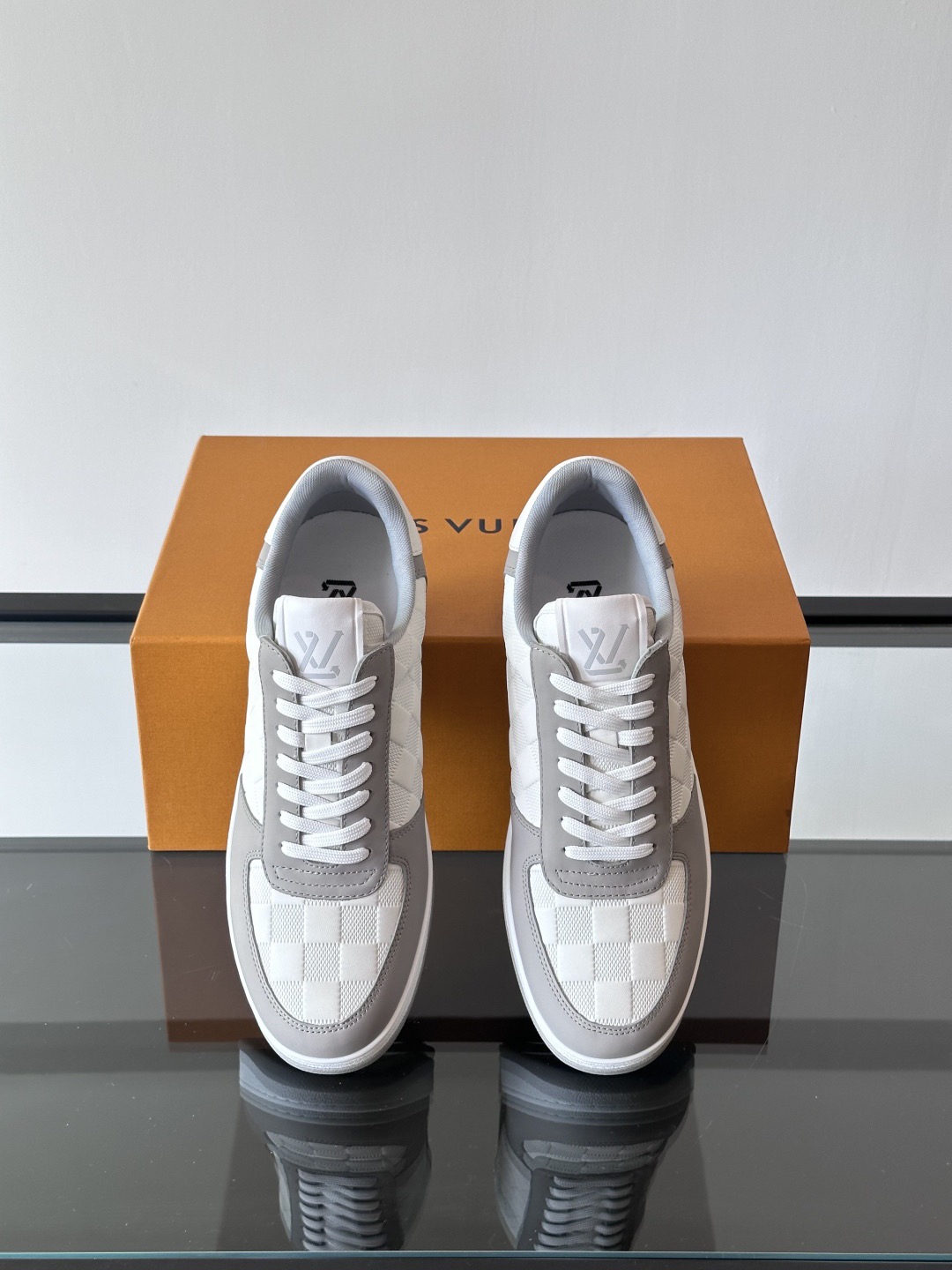 LV Style Leather Men's Shoes style reference detail image 6 from source 780805