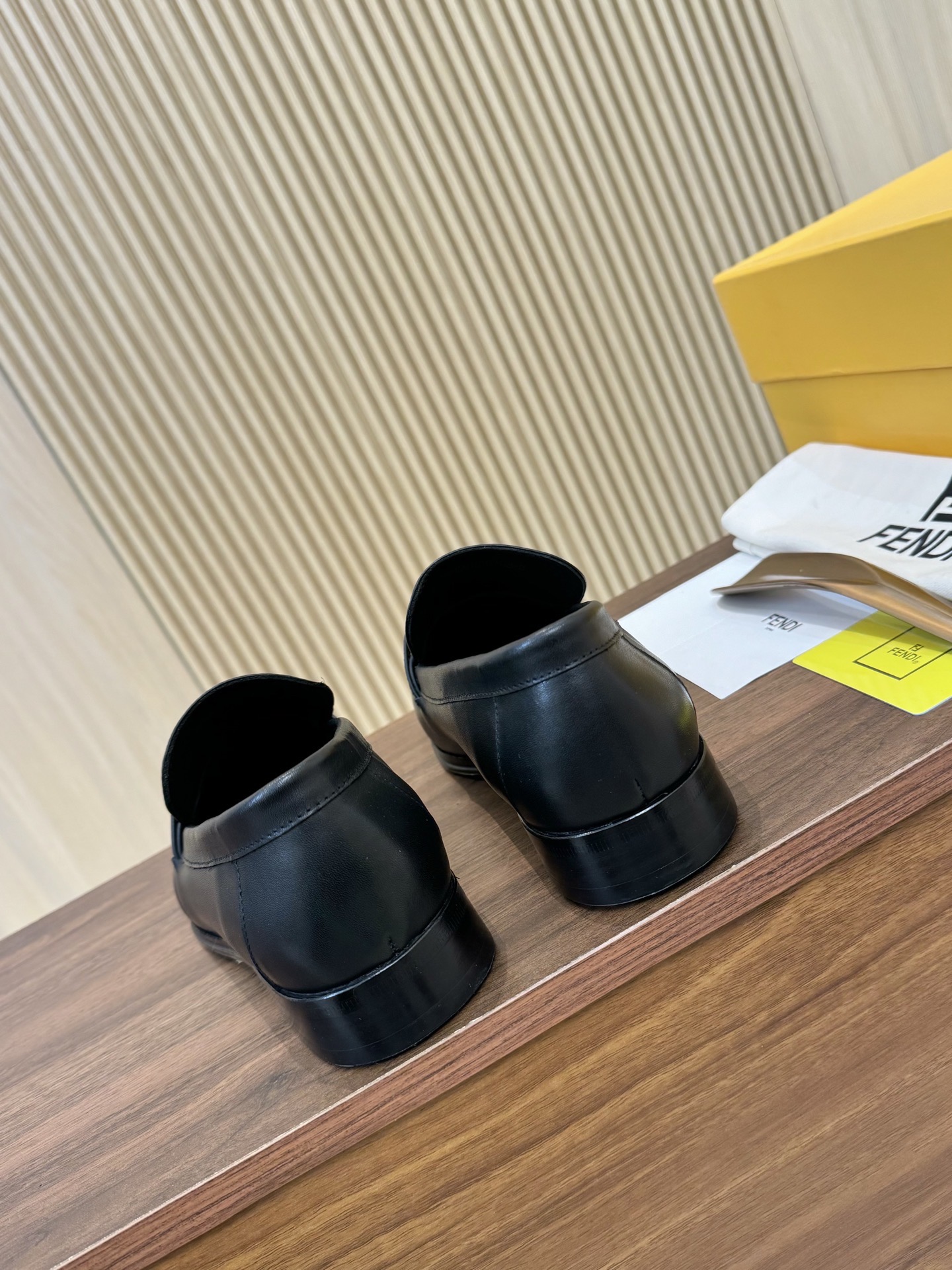 Fendi Style Leather Men's Shoes style reference detail image 8 from source 781832