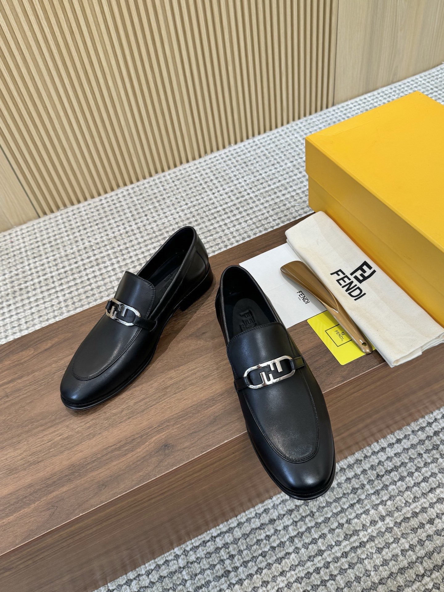 Fendi Style Leather Men's Shoes style reference detail image 3 from source 781832