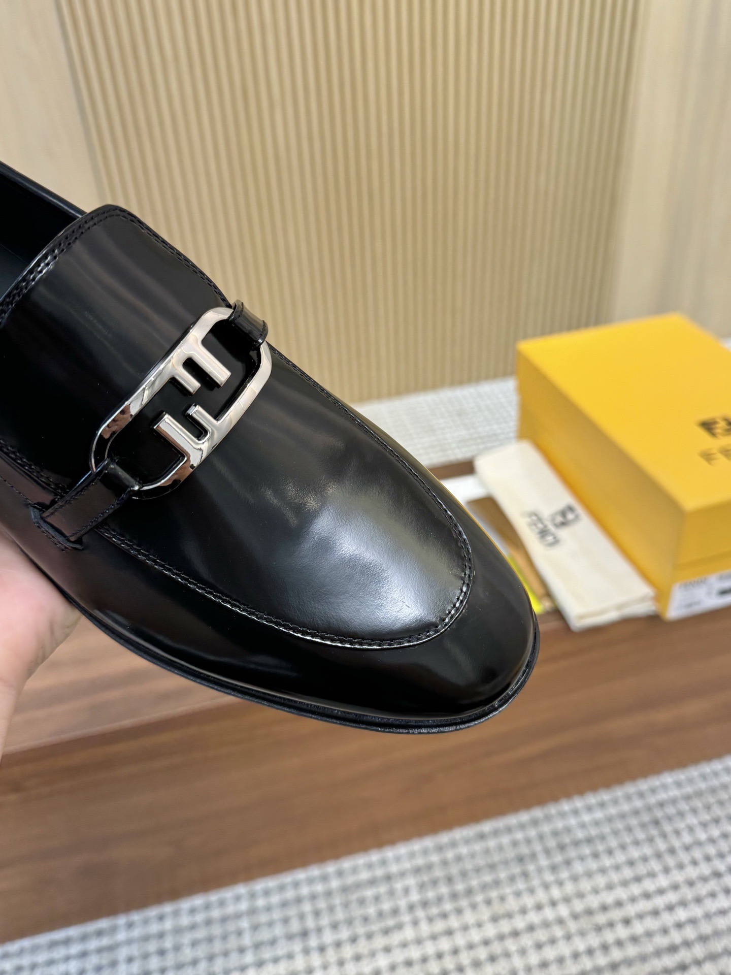 Fendi Style Leather Men's Shoes style reference detail image 6 from source 781834