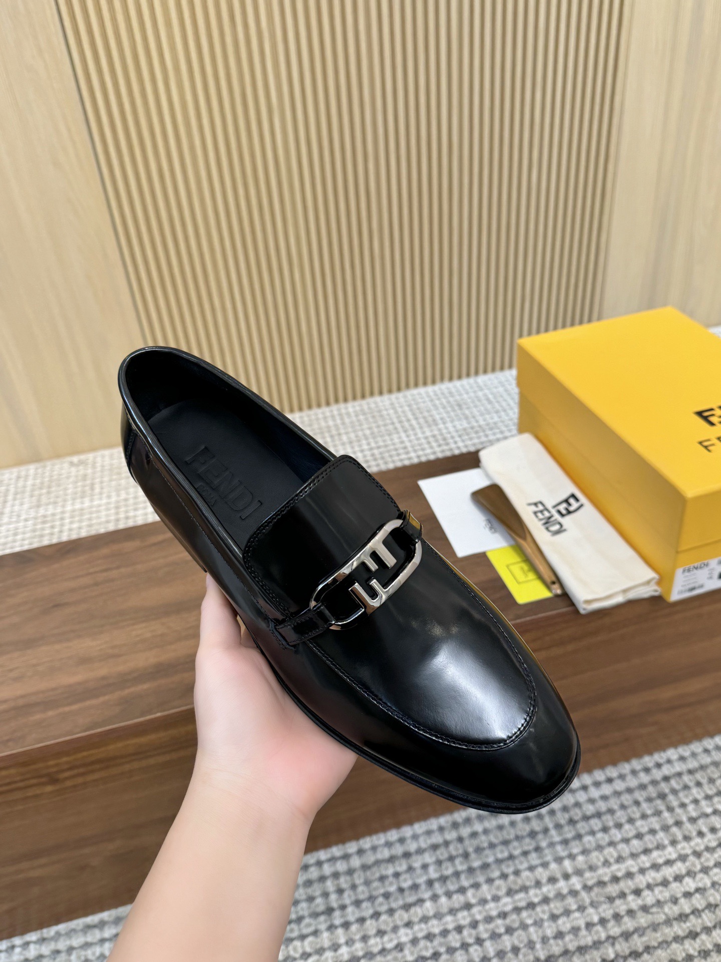 Fendi Style Leather Men's Shoes style reference detail image 5 from source 781834