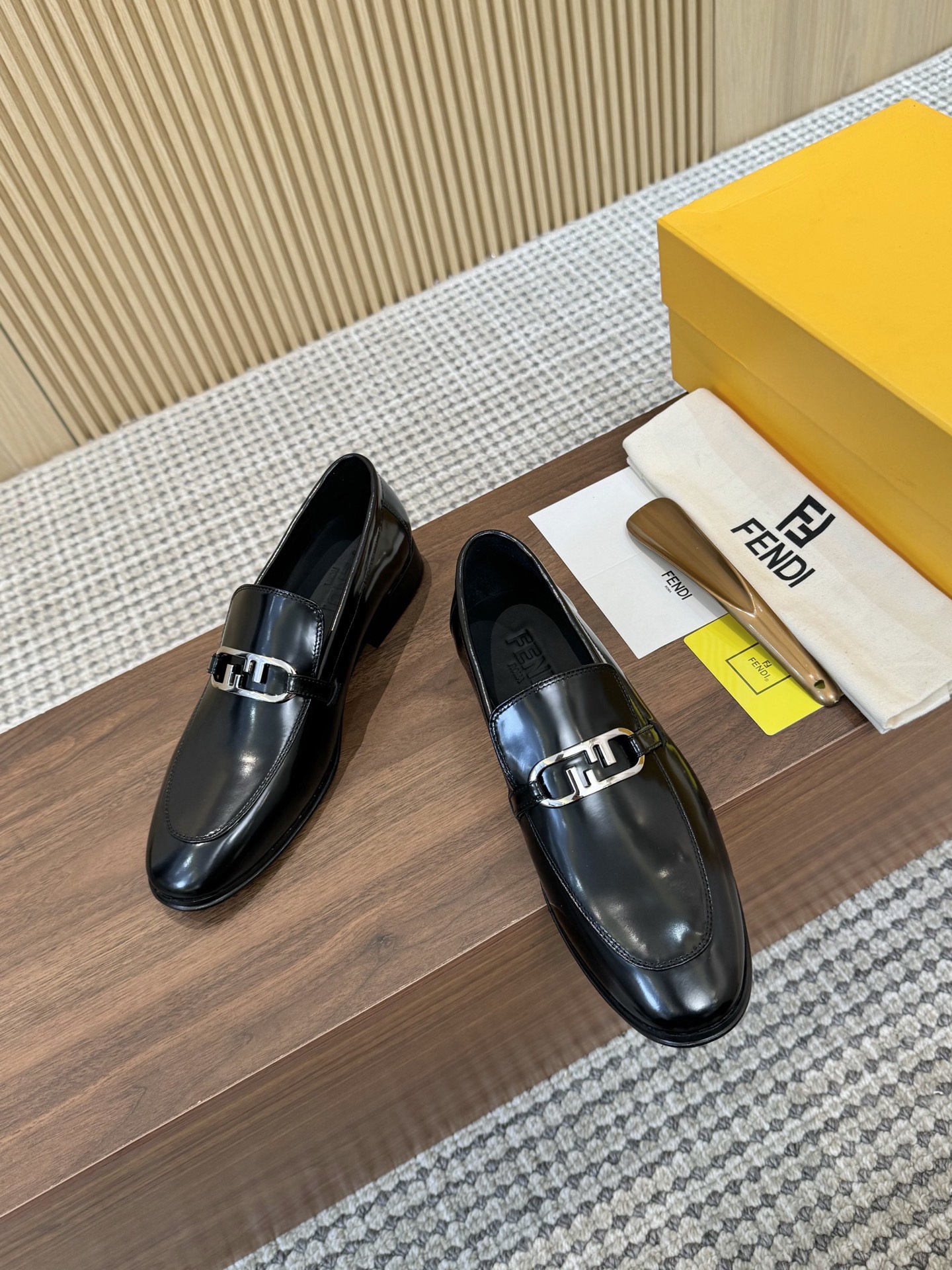 Fendi Style Leather Men's Shoes style reference detail image 3 from source 781834