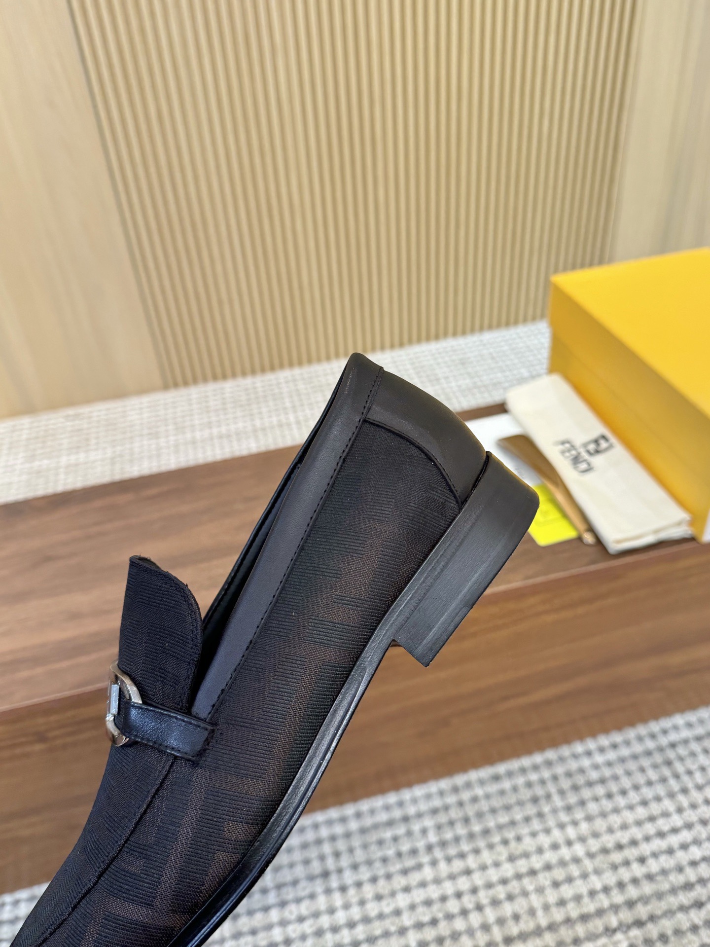 Fendi Style Leather Men's Shoes style reference detail image 7 from source 781831