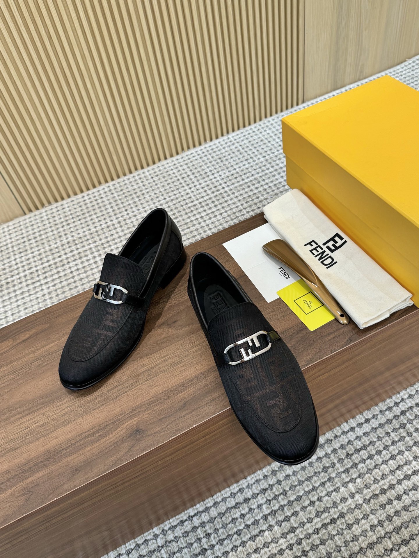 Fendi Style Leather Men's Shoes style reference detail image 3 from source 781831