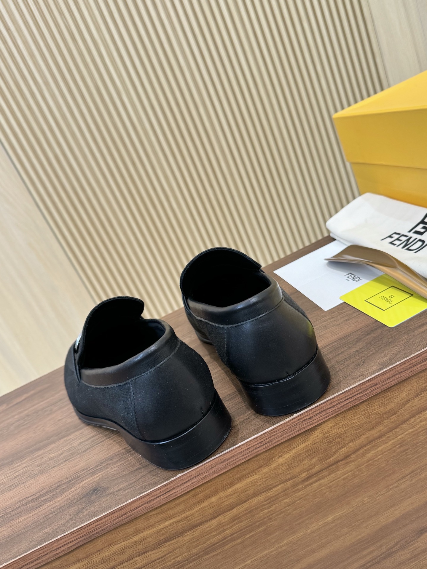 Fendi Style Leather Men's Shoes style reference detail image 8 from source 781833