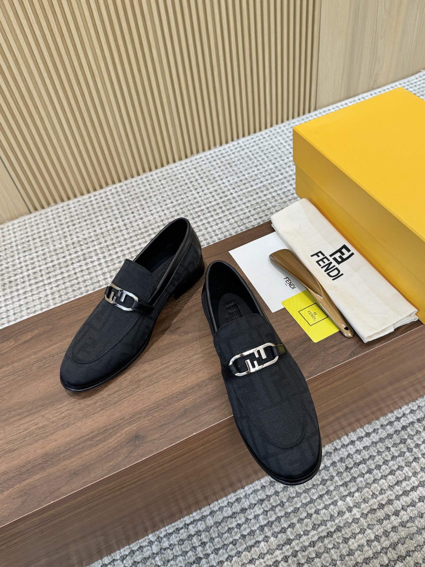 Fendi Style Leather Men's Shoes style reference detail image 3 from source 781833