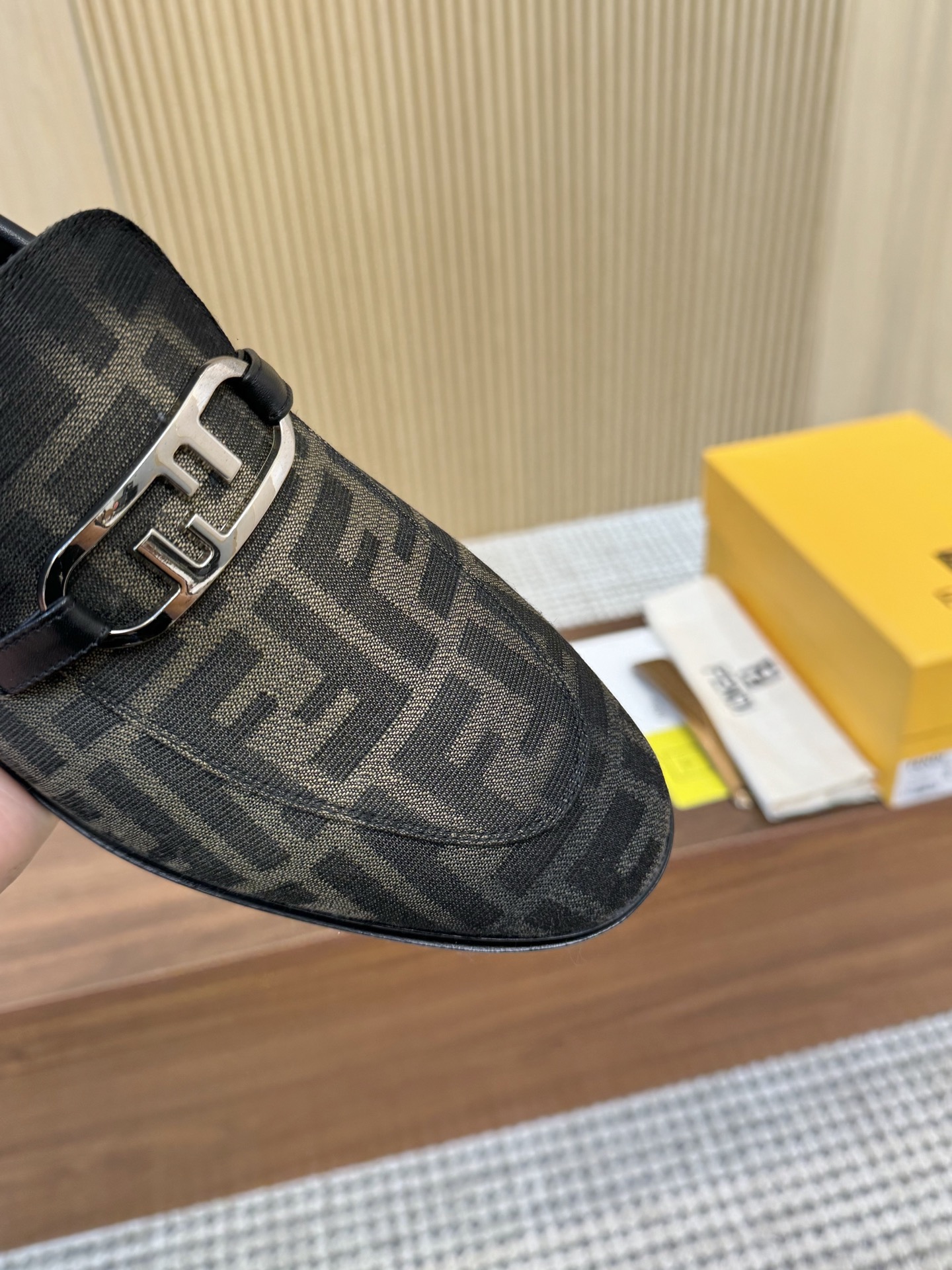 Fendi Style Leather Men's Shoes style reference detail image 6 from source 781835