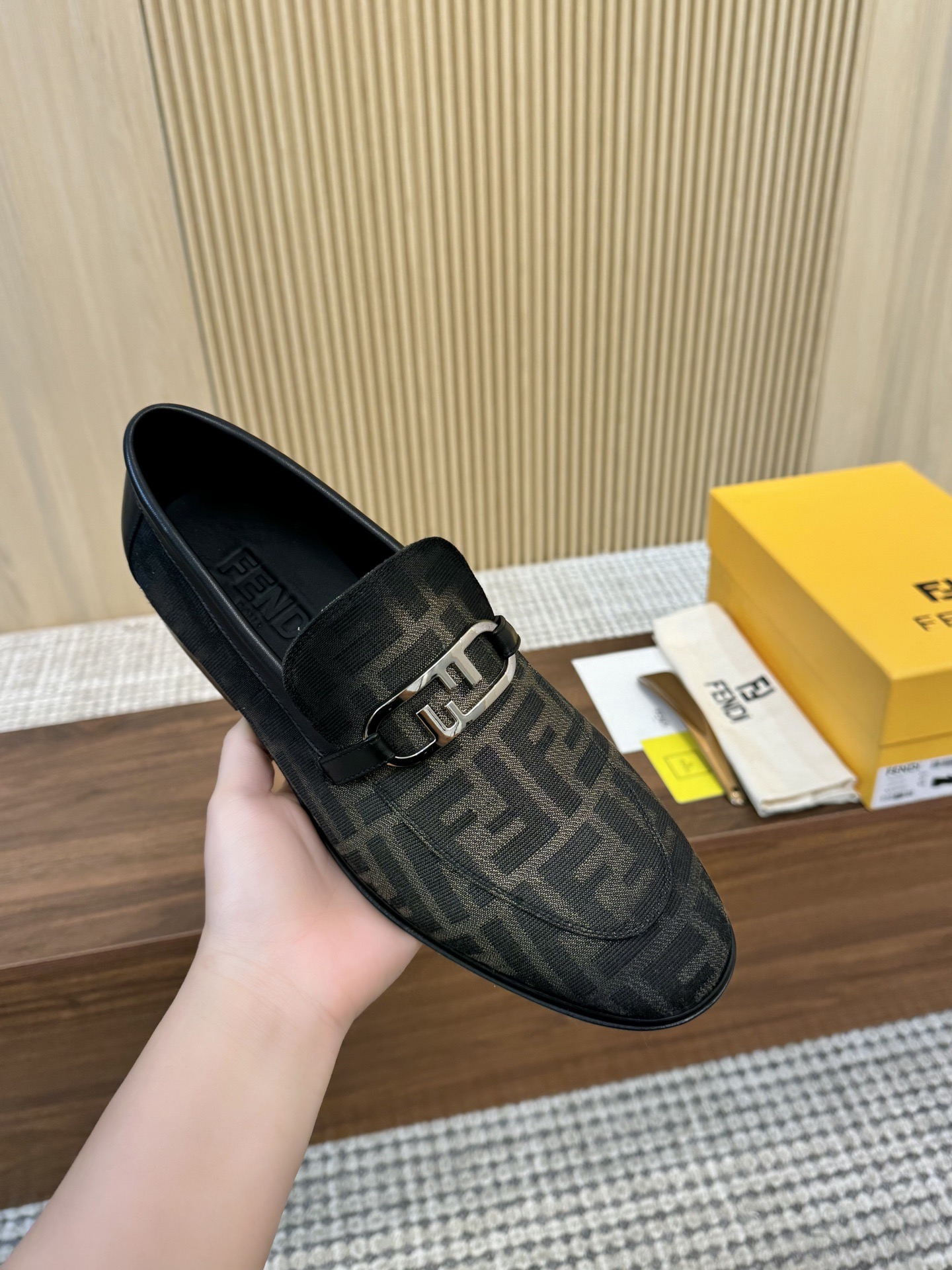 Fendi Style Leather Men's Shoes style reference detail image 5 from source 781835