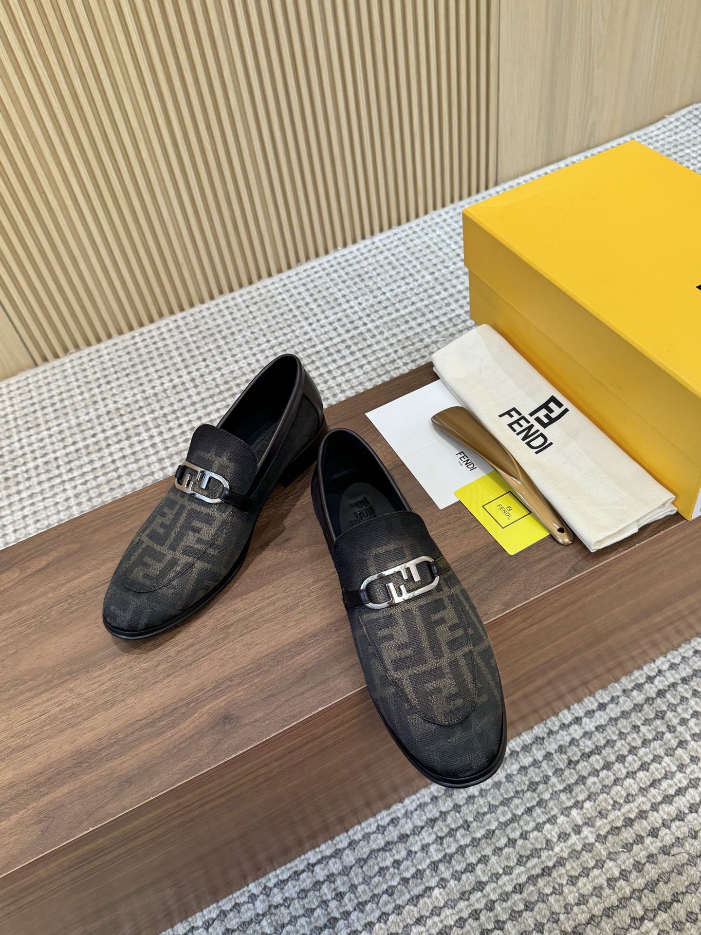 Fendi Style Leather Men's Shoes style reference detail image 3 from source 781835