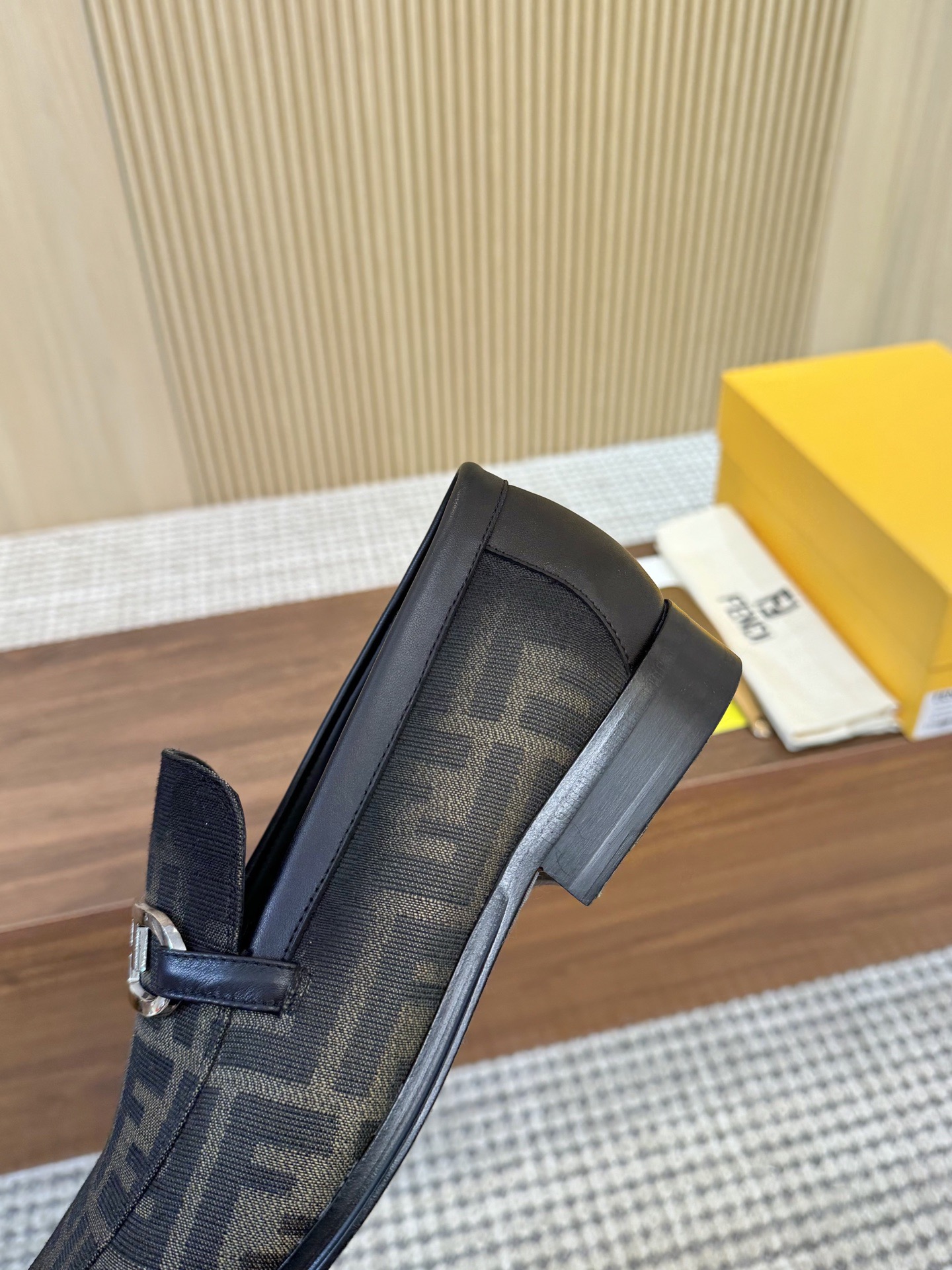Fendi Style Leather Men's Shoes style reference detail image 7 from source 781835