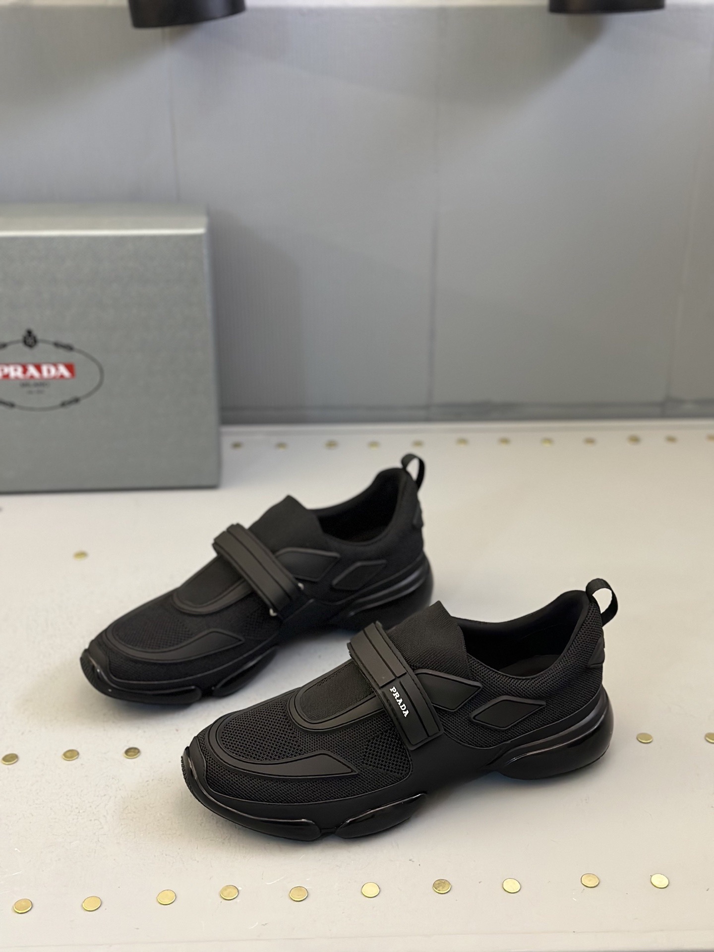 Prada Style Leather Men's Shoes style reference detail image 6 from source 781921