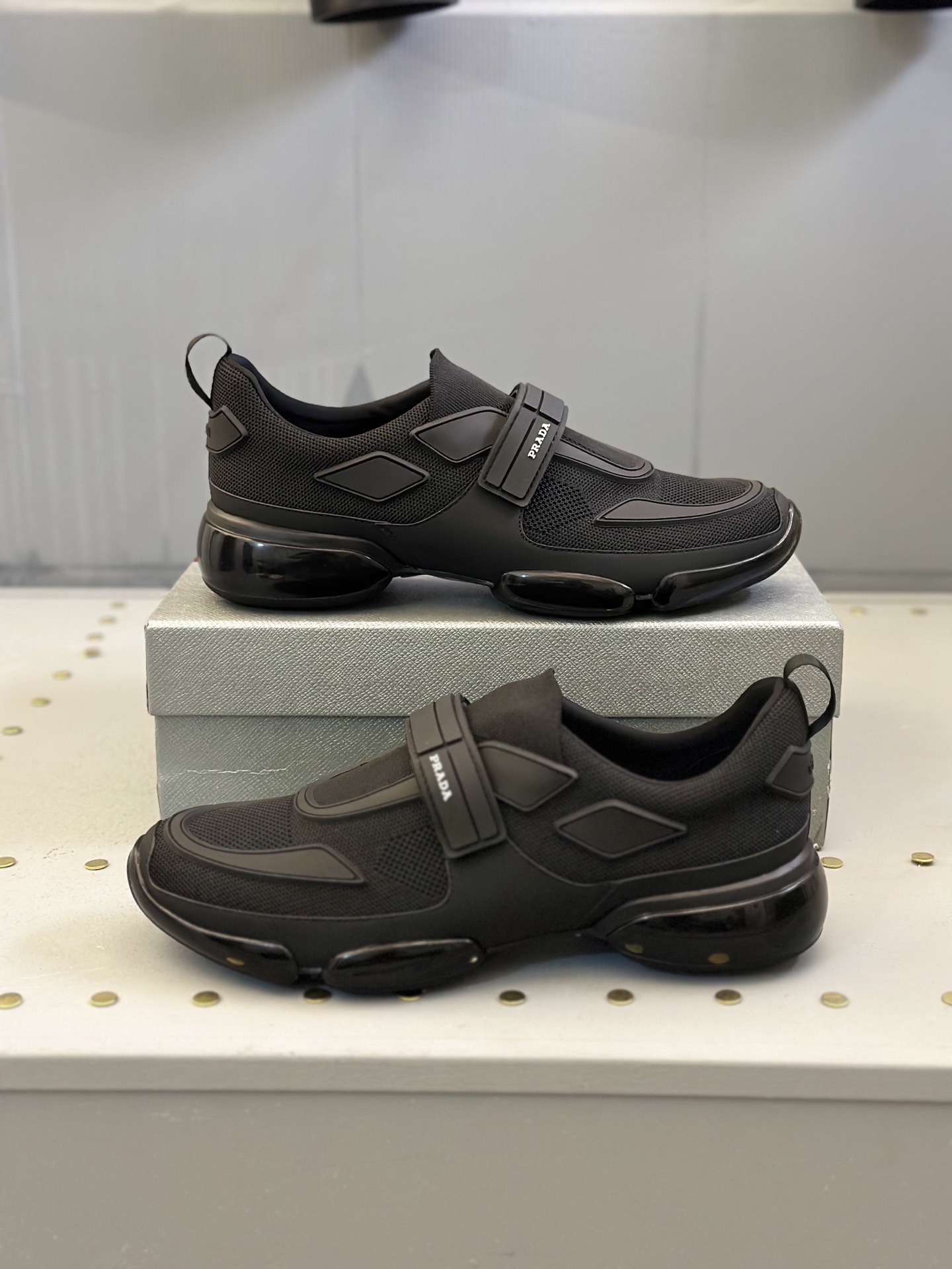 Prada Style Leather Men's Shoes style reference detail image 5 from source 781921