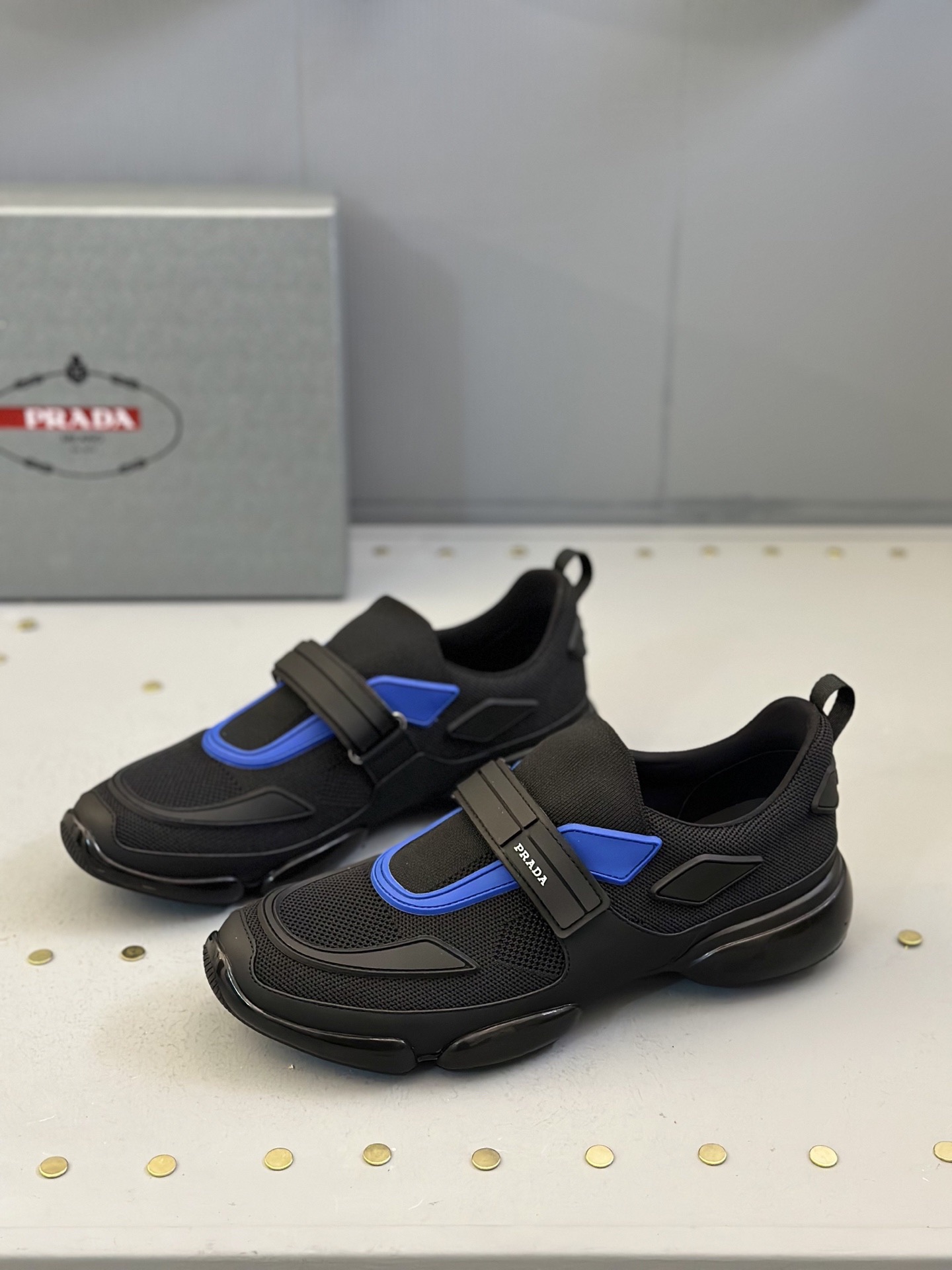 Prada Style Leather Men's Shoes style reference detail image 7 from source 781918