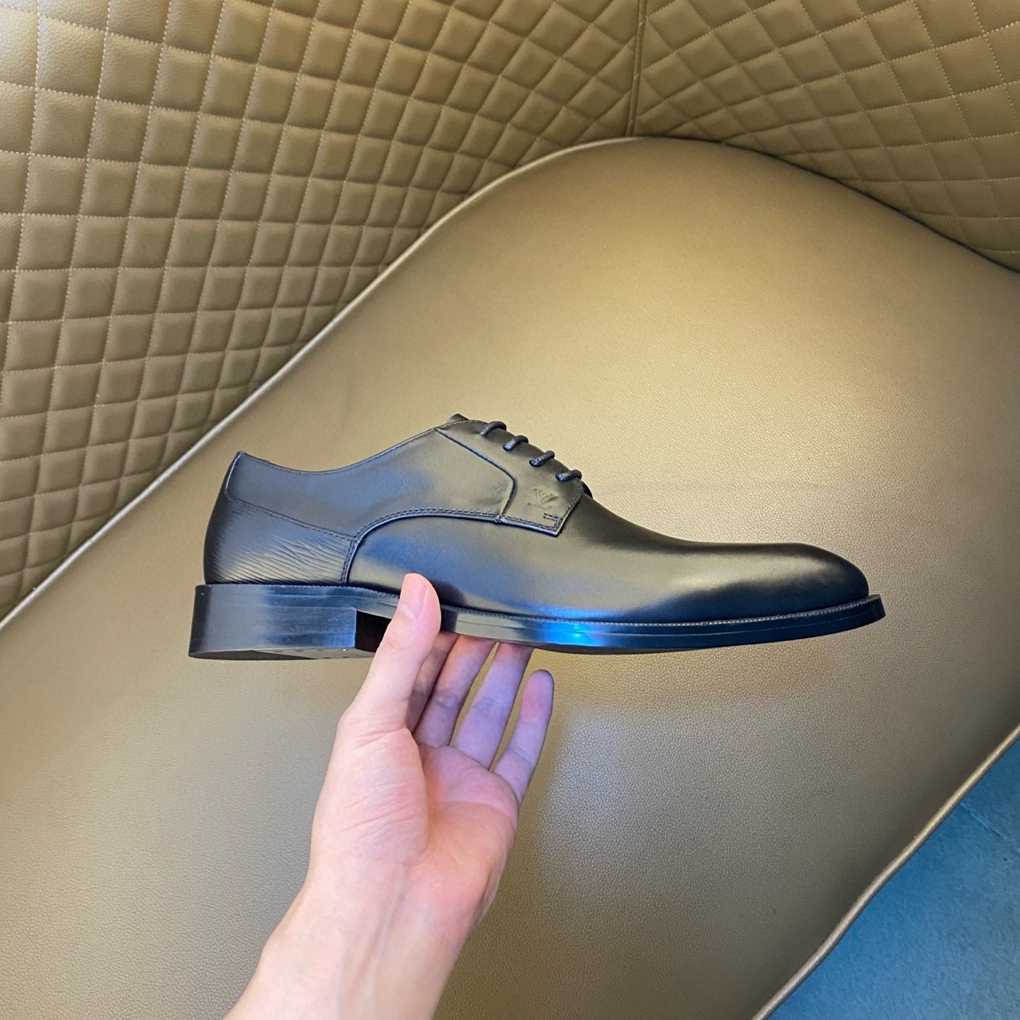 LV Style Leather Men's Shoes style reference detail image 7 from source 780812