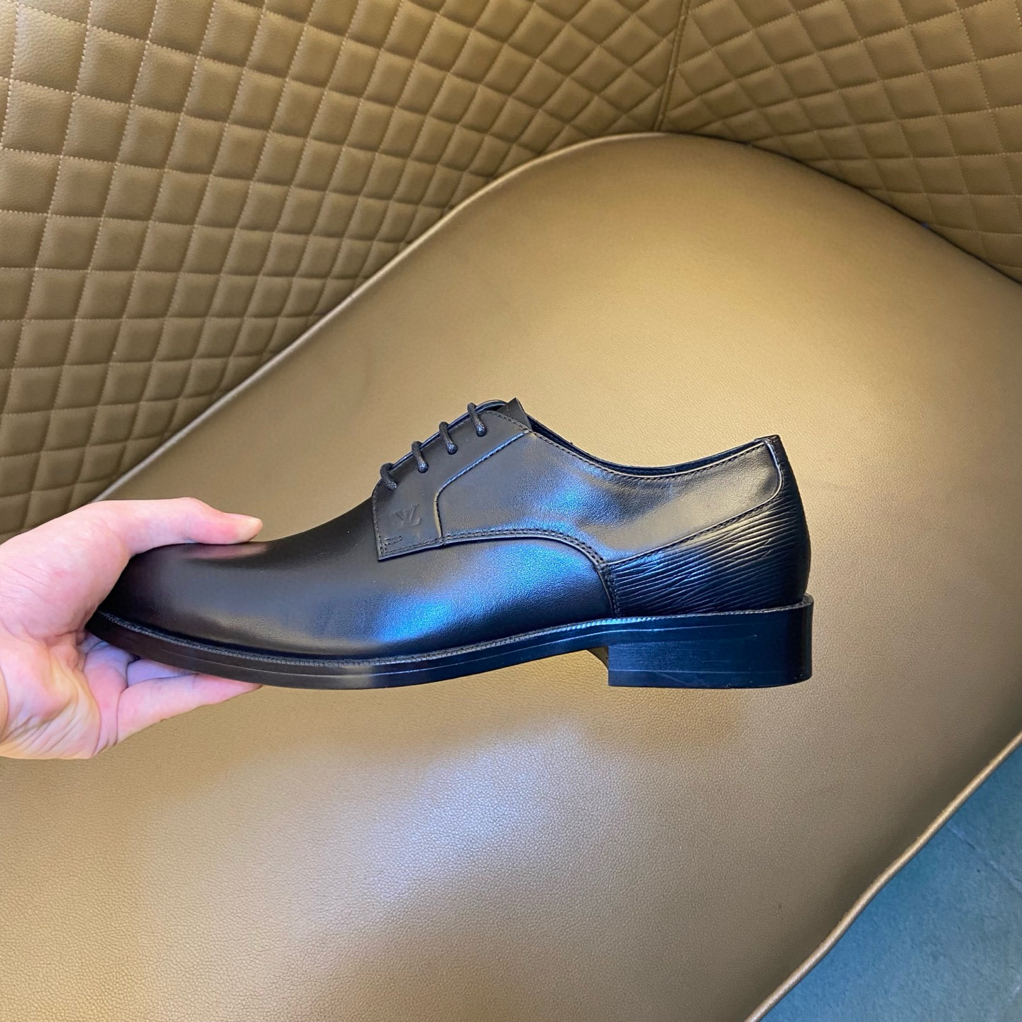 LV Style Leather Men's Shoes style reference detail image 8 from source 780812