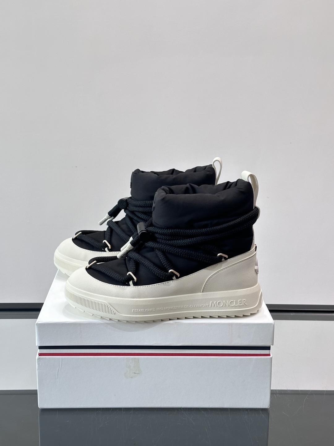 Moncler Style Leather Men's Shoes Men's Shoes Men's Shoes detail image 3 from source 783159