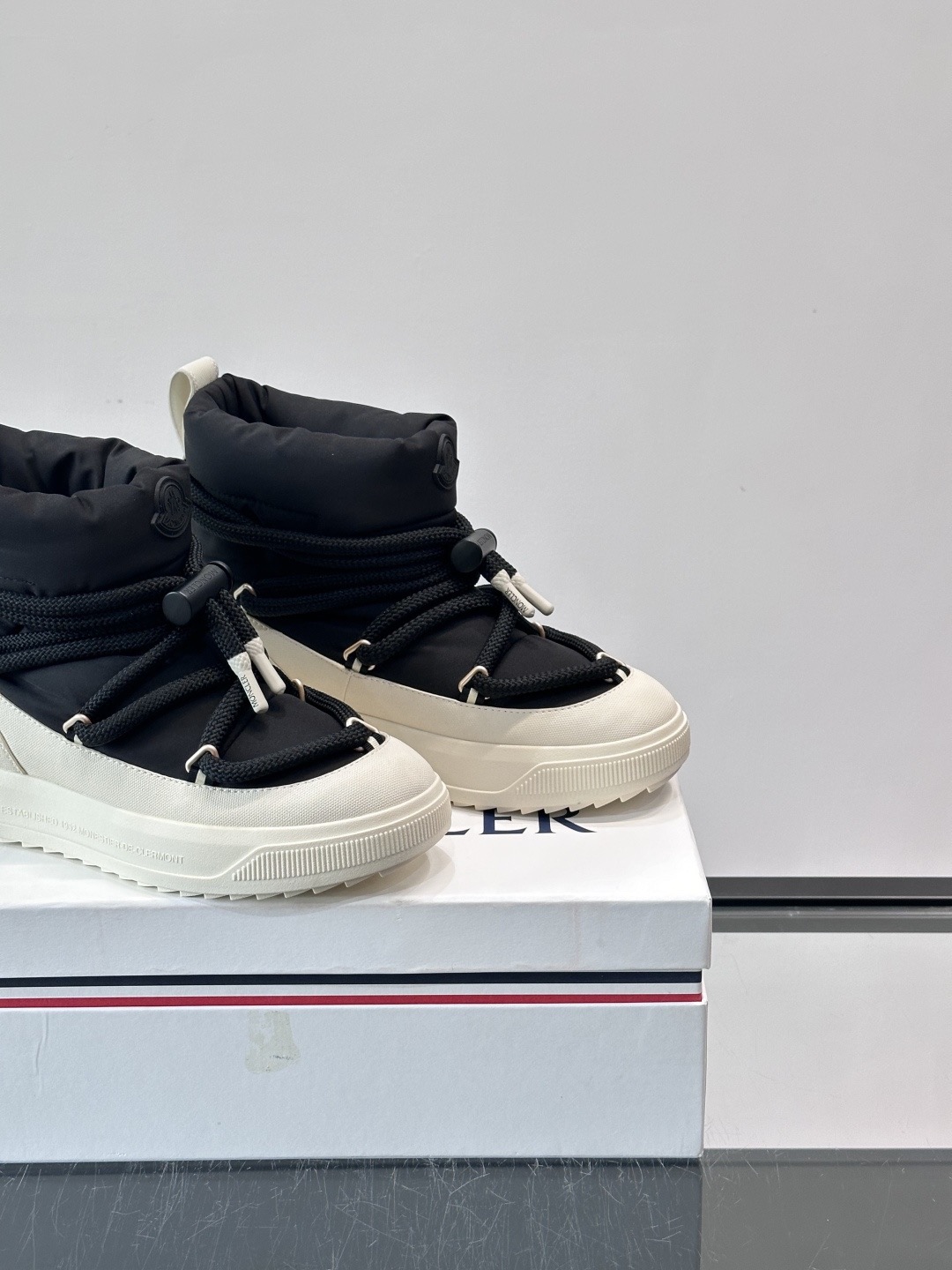 Moncler Style Leather Men's Shoes Men's Shoes Men's Shoes detail image 8 from source 783159