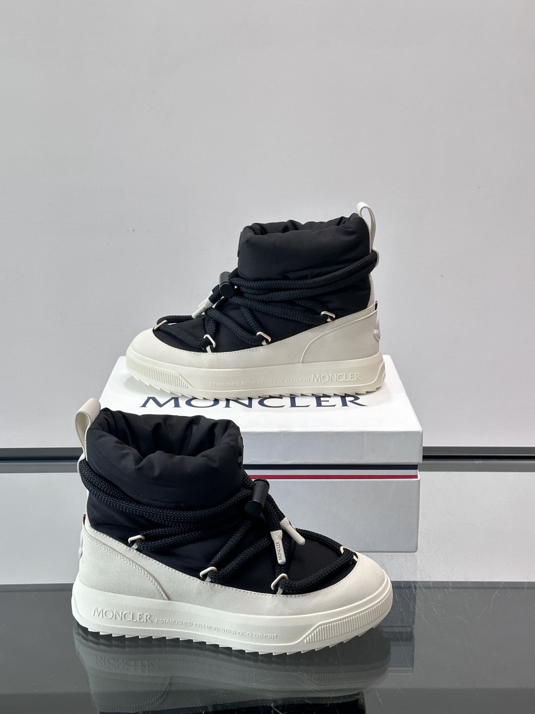 Moncler Style Leather Men's Shoes Men's Shoes Men's Shoes detail image 4 from source 783159