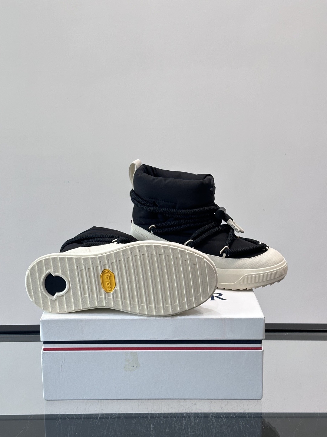 Moncler Style Leather Men's Shoes Men's Shoes Men's Shoes detail image 9 from source 783159